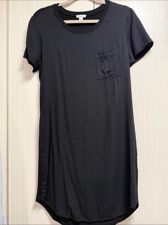 Splendid Dresses & Skirts - Splendid Black Short Sleeve Pocket Tee Dress